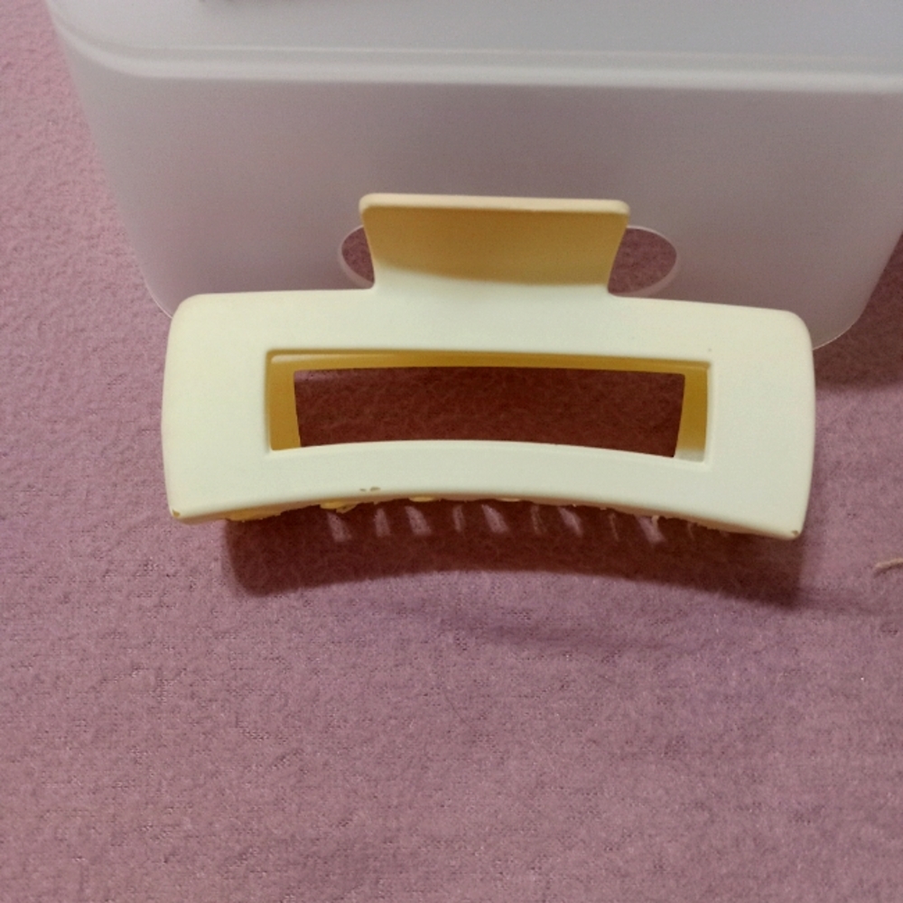 Jumbo claw hair clip